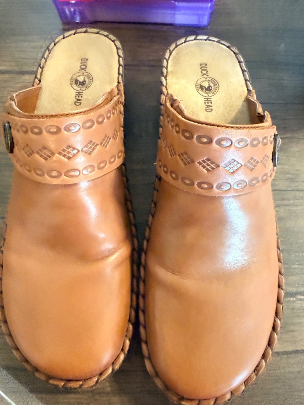 Duck Head Women Button, Leather, Mule Clog Wedge Tan - 9.5